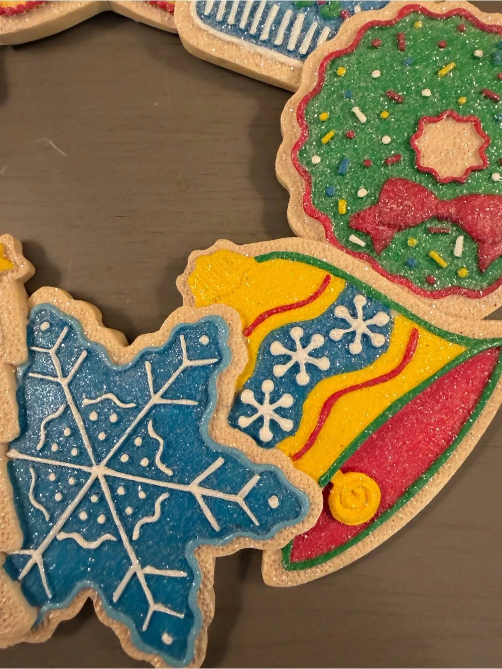 Glittering Christmas Sugar Cookie Decorative Resin 10” Wreath Holiday